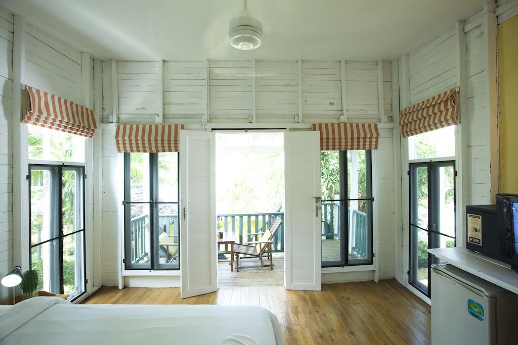 Sunshine Inn Resort Khao Lak Quarto foto